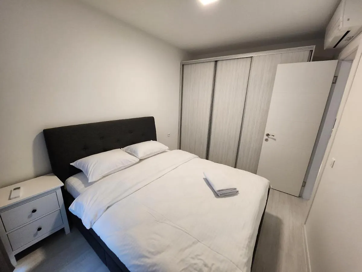 Grand Look & Best Location For Business On ブカレスト ルーマニア