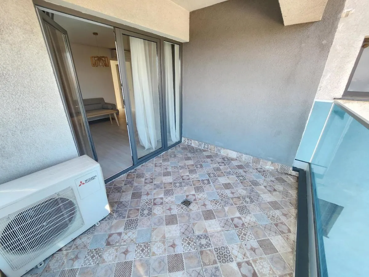Grand Look & Best Location For Business On Bucarest Appartement