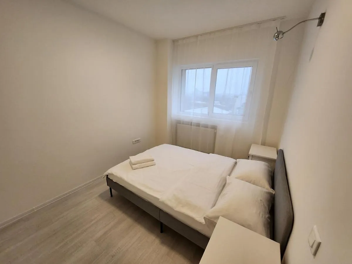 Grand Look & Best Location For Business On 부쿠레슈티 아파트