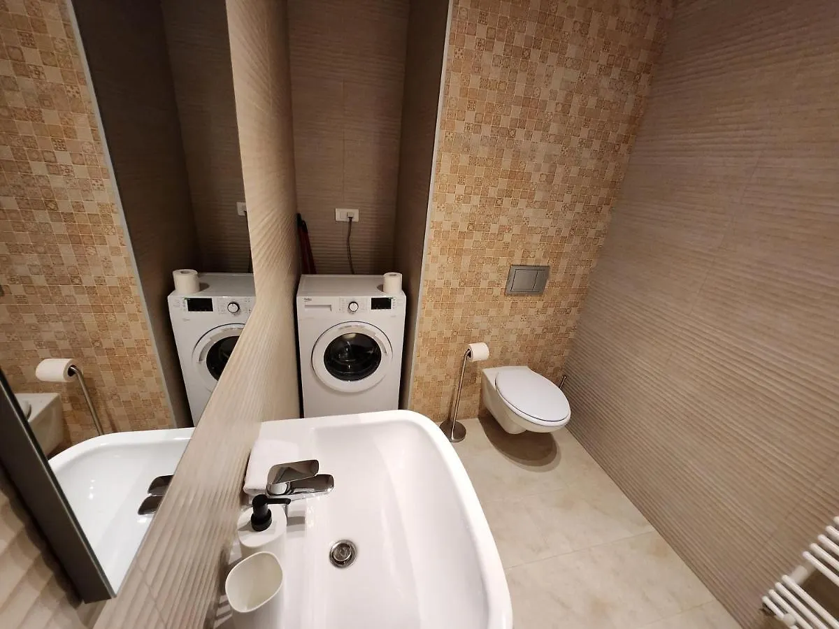 Grand Look & Best Location For Business On 부쿠레슈티 0*,  루마니아