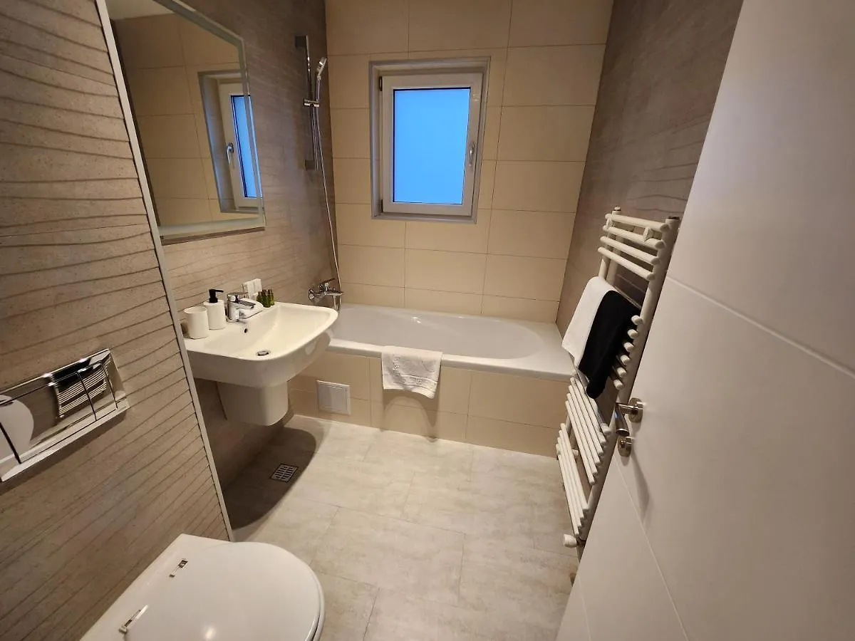 Grand Look & Best Location For Business On 부쿠레슈티 0*,
